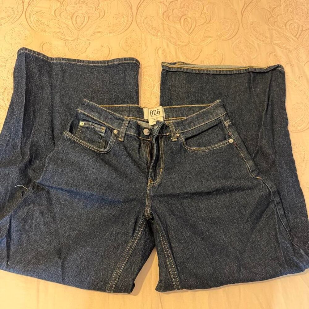 Bdg Women's Blue and Navy Jeans